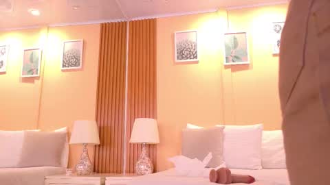 Snapshot of arianagolden_ chatting on 1, 3, 2026 Ariana online show from 1, 3, 2026