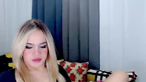 ARIANNE CUMS  online show from 5, 3, 2025
