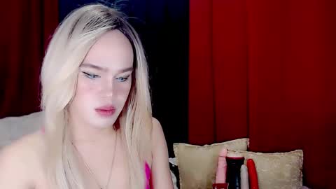 Snapshot of arianne_xoxo777 chatting on 25, 10, 2025 ARIANNE CUMS  online show from 25, 10, 2025