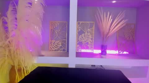 ariarusso_ online show from 1, 2, 2026