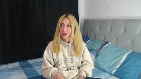 Snapshot of aribunnie chatting on 27, 1, 2025 Ari Bunnie online show from 27, 1, 2025