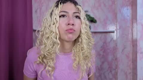 Ari Bunnie  online show from 22, 12, 2025