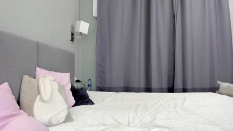 Snapshot of ariel_rouse chatting on 1, 2, 2025 Ariel online show from 1, 2, 2025