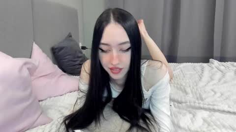 Snapshot of ariel_rouse chatting on 5, 3, 2025 Ariel online show from 5, 3, 2025