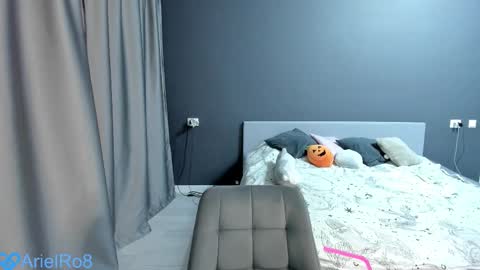 Snapshot of ariel_rouse chatting on 1, 11, 2025 Ariel online show from 1, 11, 2025