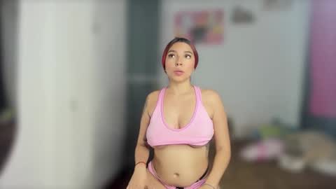 Snapshot of ariell_rose1 chatting on 12, 2, 2025 Stephany  online show from 12, 2, 2025