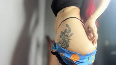 Snapshot of ariell_rose1 chatting on 27, 9, 2025 Stephany  online show from 27, 9, 2025