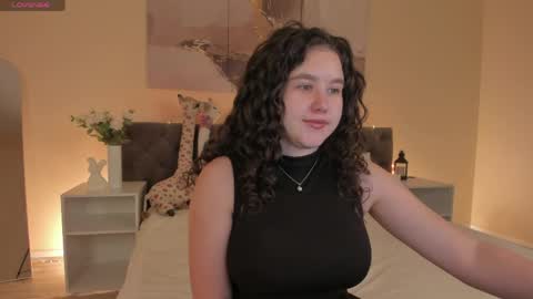 Snapshot of ariella_sol chatting on 7, 5, 2026 Ariella GTM3 Tue Wed Thu Fri Sat 0400 am-1030pm online show from 7, 5, 2026