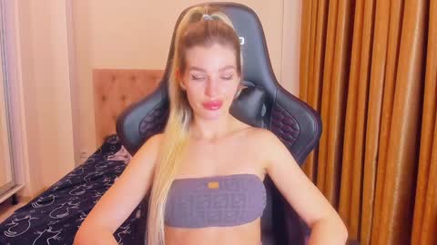 Snapshot of ariellablonde chatting on 20, 1, 2025 AriellaBlonde online show from 20, 1, 2025