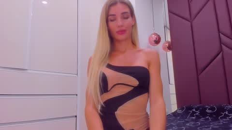 Snapshot of ariellablonde chatting on 12, 9, 2025 AriellaBlonde online show from 12, 9, 2025