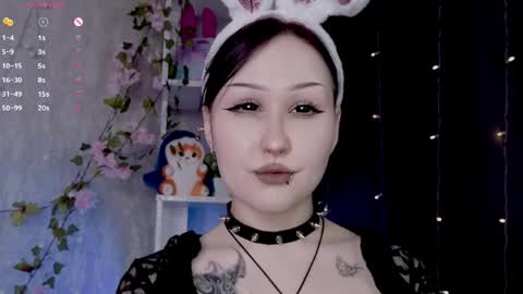 Dee online show from 7, 4, 2026