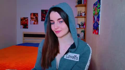arielstonks_lovee online show from 4, 3, 2025