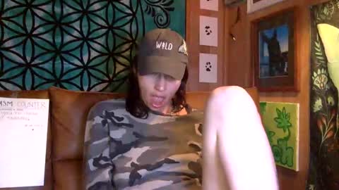 Snapshot of arielwyld chatting on 5, 1, 2025 ariel colin when hes here online show from 5, 1, 2025