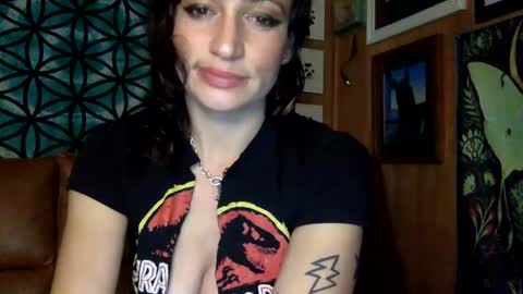 Snapshot of arielwyld chatting on 11, 1, 2025 ariel colin when hes here online show from 11, 1, 2025