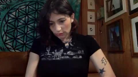 Snapshot of arielwyld chatting on 10, 3, 2025 ariel colin when hes here online show from 10, 3, 2025