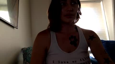 Snapshot of arielwyld chatting on 5, 10, 2025 ariel colin when hes here online show from 5, 10, 2025