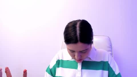 arihanna_london online show from 6, 5, 2026
