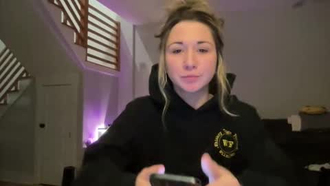 Snapshot of ariicutekitty chatting on 3, 2, 2025 airskiii online show from 3, 2, 2025