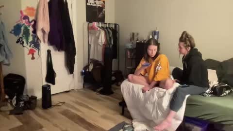 Snapshot of ariicutekitty chatting on 16, 2, 2025 airskiii online show from 16, 2, 2025