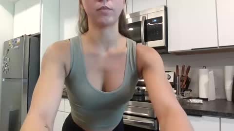 Snapshot of ariicutekitty chatting on 21, 9, 2025 airskiii online show from 21, 9, 2025