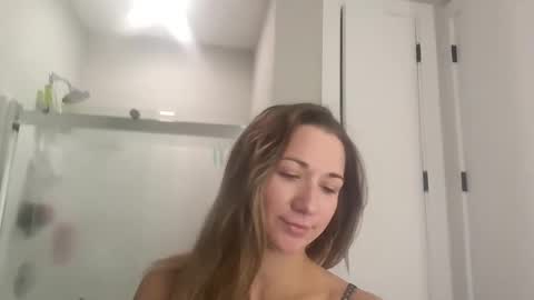 Snapshot of ariicutekitty chatting on 26, 9, 2025 airskiii online show from 26, 9, 2025