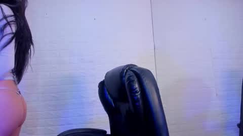 aris_logan online show from 9, 5, 2026