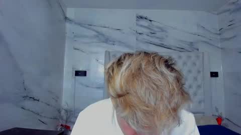 Snapshot of arissha_lee chatting on 13, 9, 2025 celina online show from 13, 9, 2025