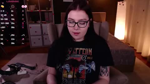 Snapshot of arizonaa_muse chatting on 21, 2, 2025 Astrid online show from 21, 2, 2025
