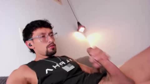 Arley Moren online show from 7, 4, 2026