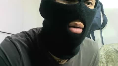 Snapshot of armandoo_25 chatting on 9, 10, 2025 Armando online show from 9, 10, 2025