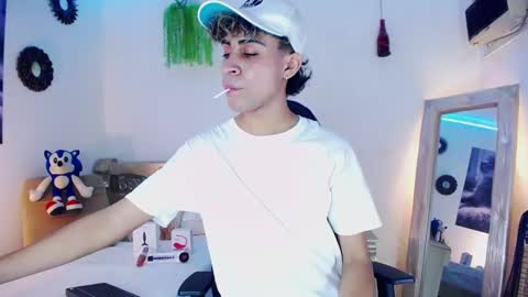 Snapshot of armondx_parkr chatting on 1, 2, 2025 armond online show from 1, 2, 2025