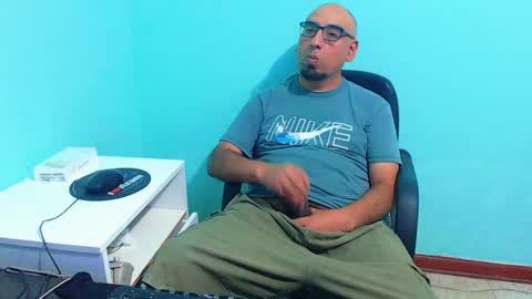 Snapshot of arnelux72 chatting on 10, 3, 2025 arnelux72 online show from 10, 3, 2025