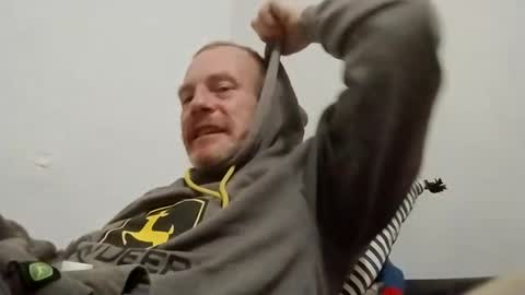 arnoldsean183 online show from 2, 11, 2025