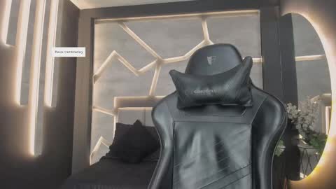 Snapshot of arohomlester chatting on 4, 11, 2025 Arohom Lester online show from 4, 11, 2025