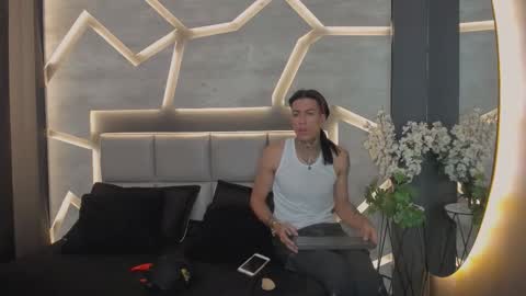 Arohom Lester online show from 10, 11, 2025