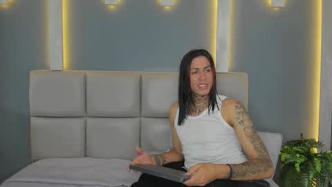 Snapshot of arohomlester chatting on 21, 11, 2025 Arohom Lester online show from 21, 11, 2025