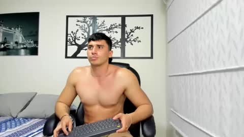 Aron-lake fit online show from 4, 2, 2025