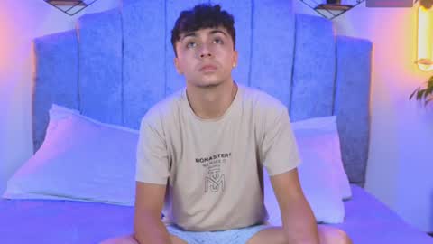 aron__cooper online show from 4, 2, 2025