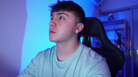 aron__cooper online show from 13, 5, 2026