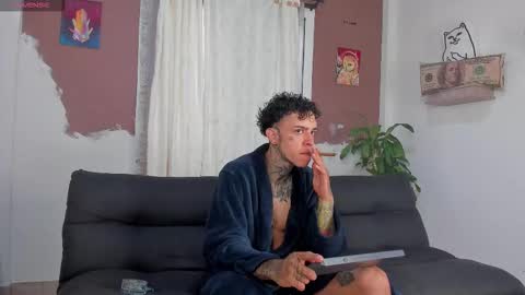 Snapshot of aron_ford chatting on 17, 10, 2025 Aron ford online show from 17, 10, 2025