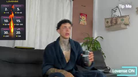 Snapshot of aron_ford chatting on 19, 10, 2025 Aron ford online show from 19, 10, 2025