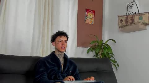 Snapshot of aron_ford chatting on 23, 10, 2025 Aron ford online show from 23, 10, 2025