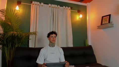 Snapshot of aron_ford chatting on 31, 10, 2025 Aron ford online show from 31, 10, 2025