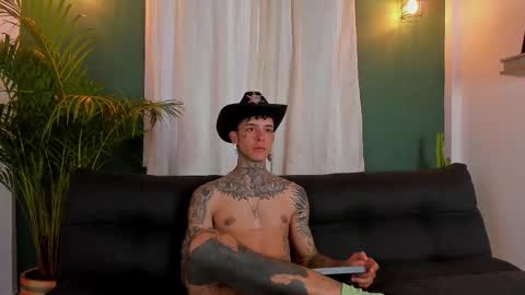 Snapshot of aron_ford chatting on 2, 11, 2025 Aron ford online show from 2, 11, 2025