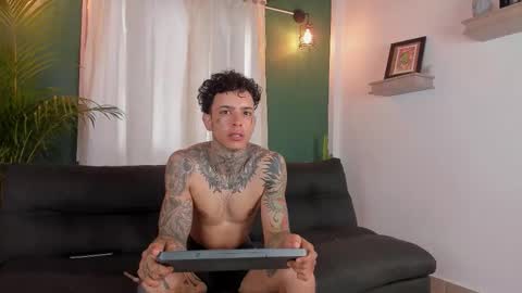 Snapshot of aron_ford chatting on 6, 11, 2025 Aron ford online show from 6, 11, 2025