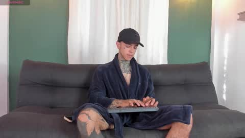 Snapshot of aron_ford chatting on 21, 11, 2025 Aron ford online show from 21, 11, 2025