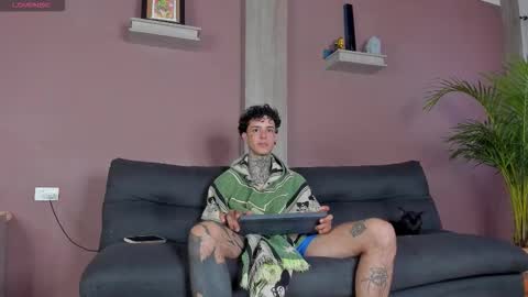 Snapshot of aron_ford chatting on 23, 11, 2025 Aron ford online show from 23, 11, 2025