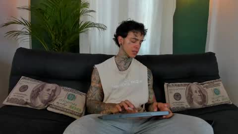 Snapshot of aron_ford chatting on 24, 4, 2026 Aron ford online show from 24, 4, 2026