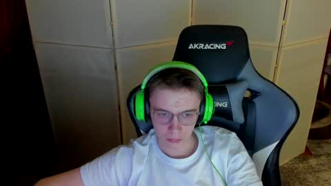 Snapshot of aron_neall chatting on 15, 12, 2024 biggest penis online show from 15, 12, 2024