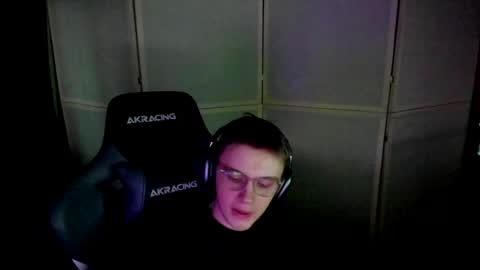 Snapshot of aron_neall chatting on 24, 12, 2024 biggest penis online show from 24, 12, 2024